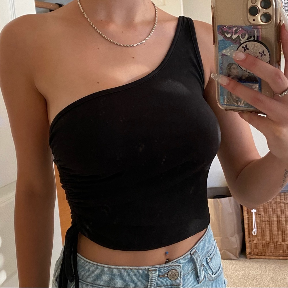 One shoulder scrunched tank top🖤